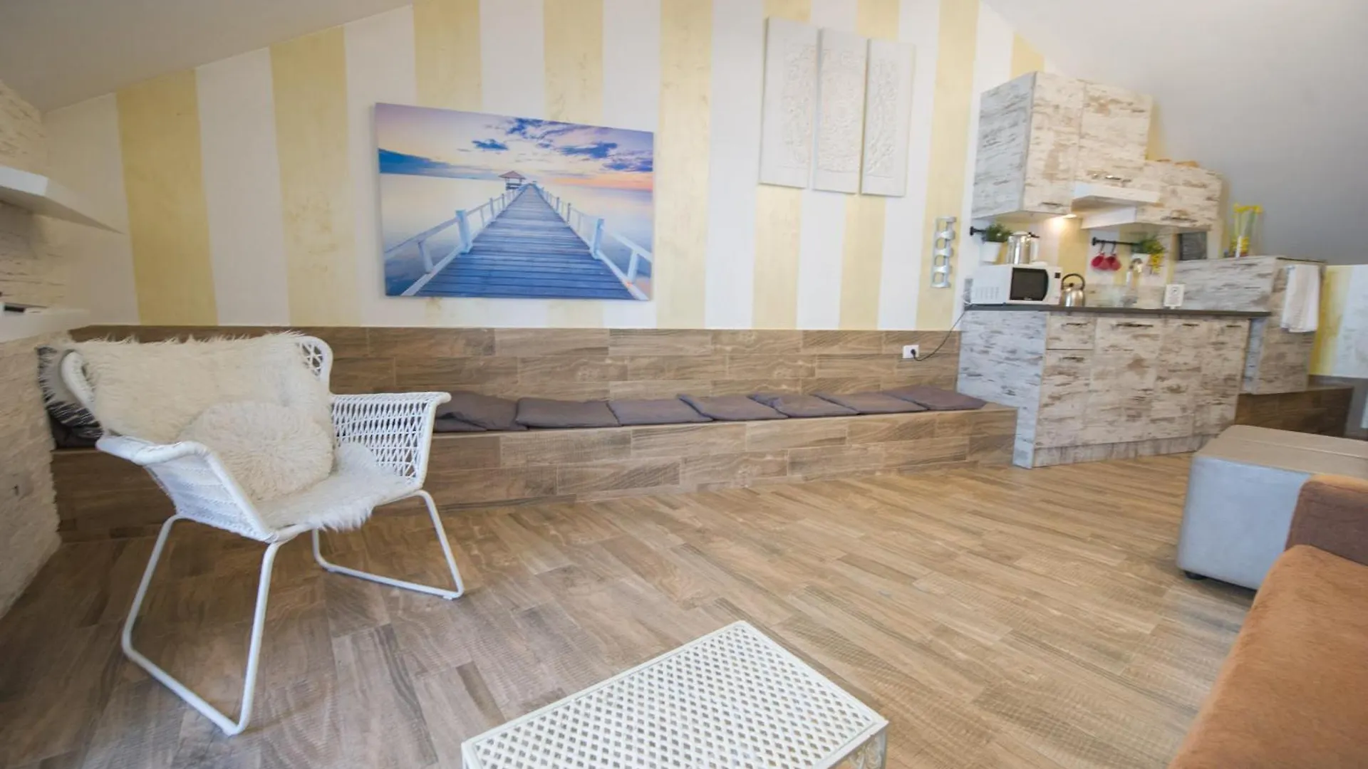 Amazing Attic Max 10 People With Parking & Wifi, Near To 3 Tram Lines And To The Metro - Well Connected To Airports And To The Train Station Apartamento Milão