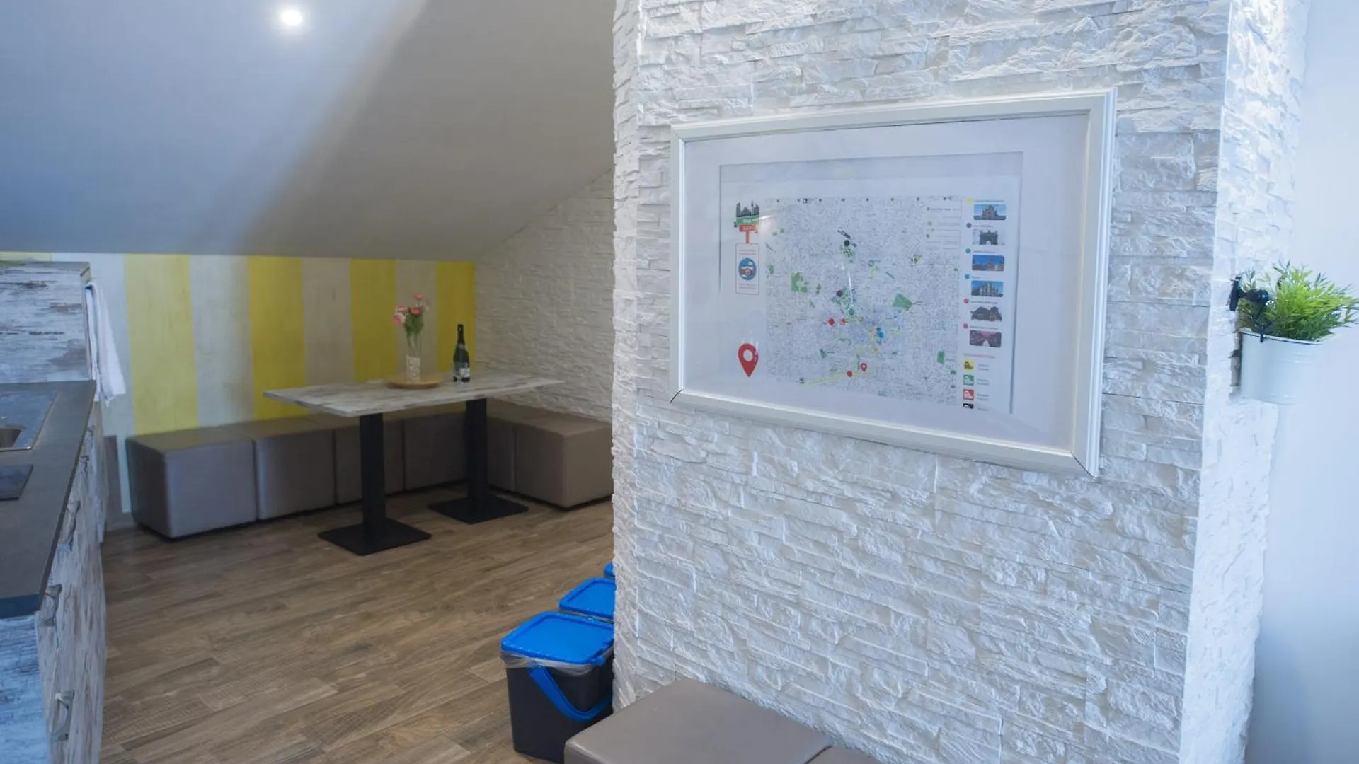 Amazing Attic Max 10 People With Parking & Wifi, Near To 3 Tram Lines And To The Metro - Well Connected To Airports And To The Train Station Apartamento Milão