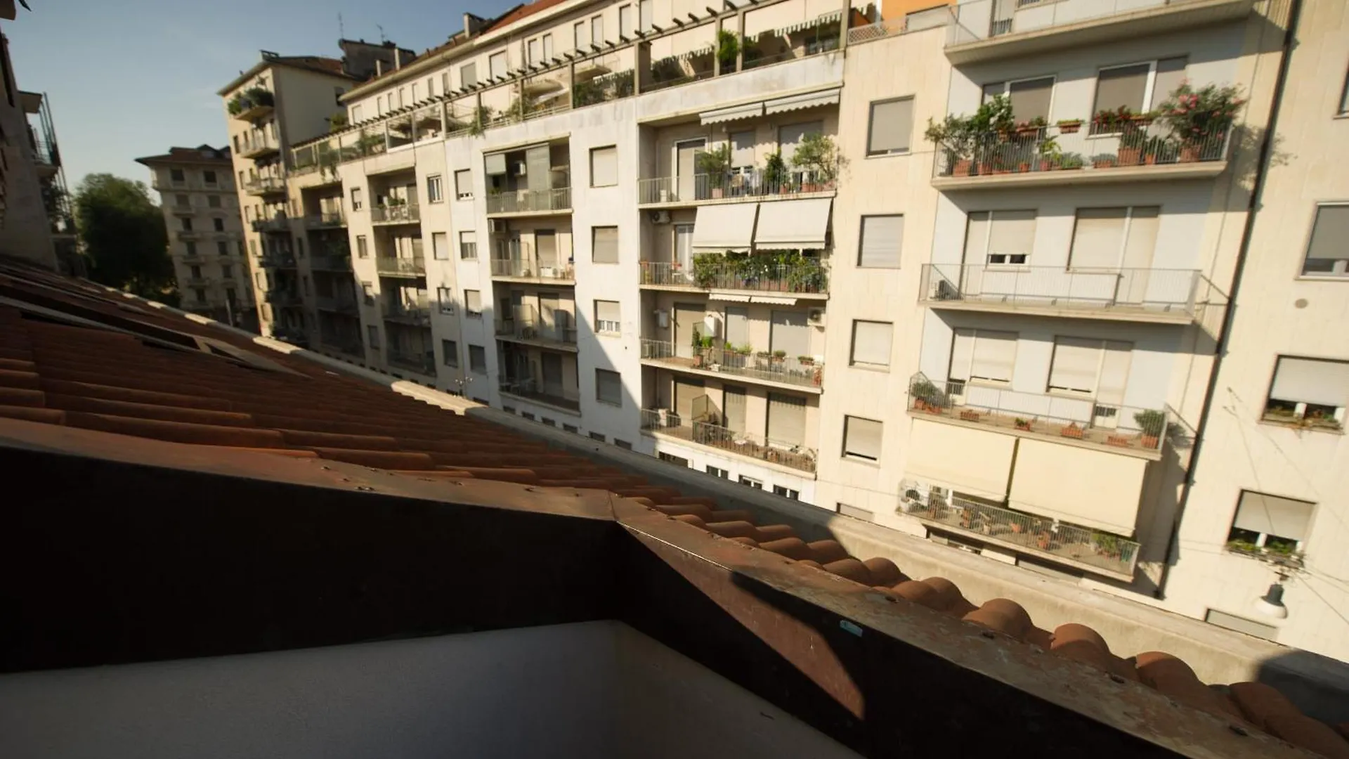 Amazing Attic Max 10 People With Parking & Wifi, Near To 3 Tram Lines And To The Metro - Well Connected To Airports And To The Train Station Apartamento Milão 0*,  Itália